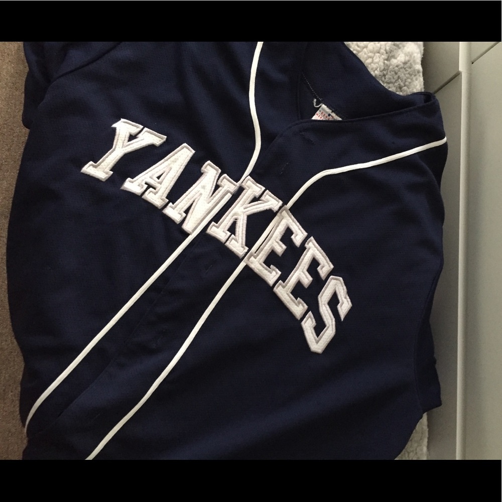 Button down Yankees Jersey